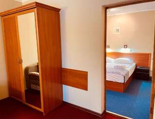 Гостиница Friedrichshof Hotel Калининград Двухместный двухкомнатный полулюкс с одной двуспальной кроватью-4