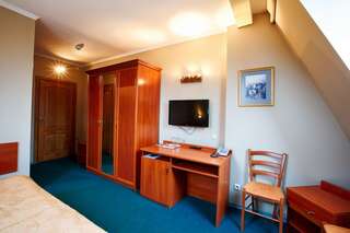 Гостиница Friedrichshof Hotel Калининград Улучшенный двухместный номер I категории с одной двуспальной кроватью и балконом-3